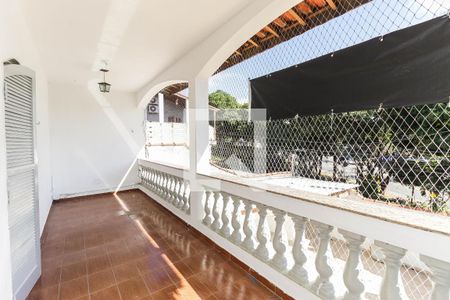 Casa à venda com 285m², 2 quartos e 3 vagas Casa à venda com 285m², 2 quartos e 3 vagasVaranda da Suíte 1