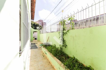 Casa à venda com 285m², 2 quartos e 3 vagas Casa à venda com 285m², 2 quartos e 3 vagasCorredor Externo