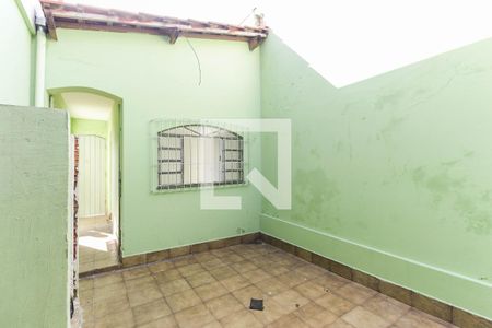 Casa à venda com 285m², 2 quartos e 3 vagas Casa à venda com 285m², 2 quartos e 3 vagasQuintal