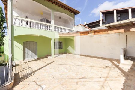Casa à venda com 285m², 2 quartos e 3 vagas Casa à venda com 285m², 2 quartos e 3 vagasÁrea Externa