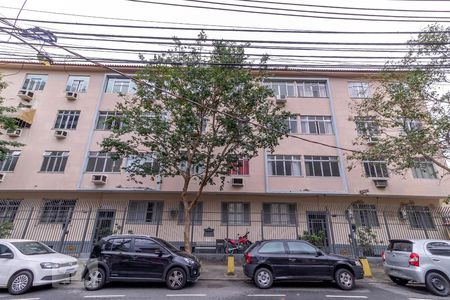 Apartamento à venda com 66m², 2 quartos e sem vaga Apartamento à venda com 66m², 2 quartos e sem vagaFachada