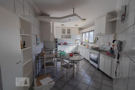 Casa à venda com 700m², 7 quartos e 7 vagas Casa à venda com 700m², 7 quartos e 7 vagasCozinha