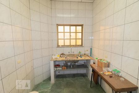 Casa à venda com 700m², 7 quartos e 7 vagas Casa à venda com 700m², 7 quartos e 7 vagasCozinha salão de festa