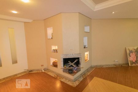 Casa à venda com 700m², 7 quartos e 7 vagas Casa à venda com 700m², 7 quartos e 7 vagasLareira