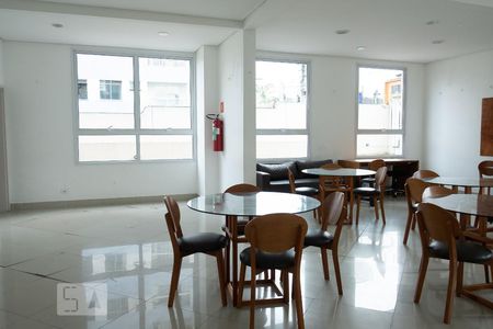 Apartamento para alugar com 56m², 2 quartos e 1 vaga Apartamento para alugar com 56m², 2 quartos e 1 vagaÁrea comum - Salão de festas