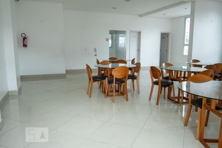 Apartamento para alugar com 56m², 2 quartos e 1 vaga Apartamento para alugar com 56m², 2 quartos e 1 vagaÁrea comum - Salão de festas