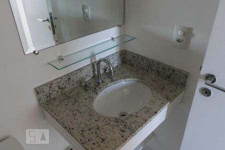 Apartamento à venda com 69m², 3 quartos e 2 vagasBanheiro social