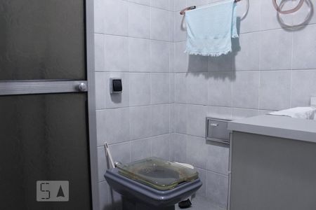 Casa à venda com 272m², 6 quartos e 2 vagasBanheiro da Suíte 1