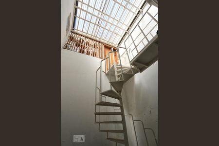 Casa à venda com 800m², 5 quartos e 3 vagasEscada Interna de Serviço