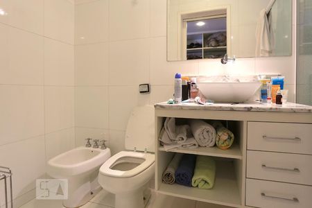 Casa à venda com 800m², 5 quartos e 3 vagasBanheiro da Suite 2