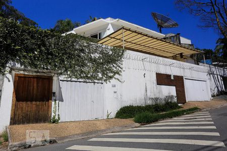 Casa à venda com 800m², 5 quartos e 3 vagasFachada