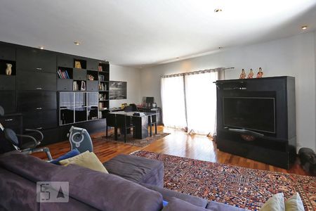 Casa à venda com 800m², 5 quartos e 3 vagasSala de TV