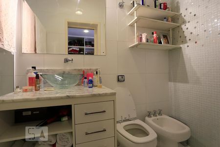 Casa à venda com 800m², 5 quartos e 3 vagasBanheiro da Suite 1