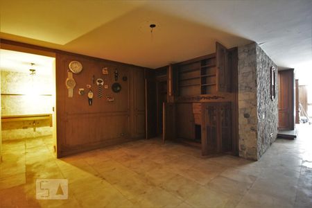 Casa para alugar com 500m², 5 quartos e 4 vagasSala