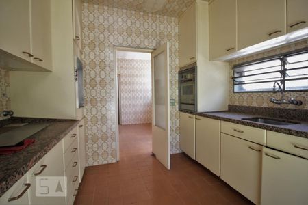 Casa para alugar com 500m², 5 quartos e 4 vagasCozinha