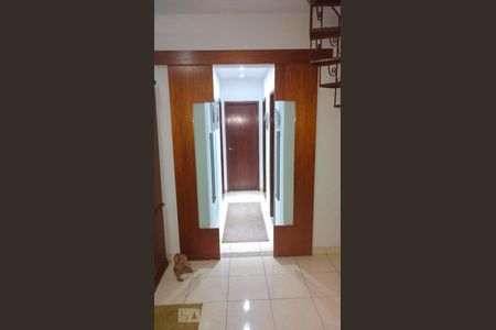 Apartamento à venda com 180m², 4 quartos e 2 vagasCorredor