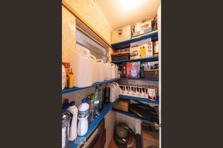 Casa à venda com 190m², 4 quartos e 2 vagas Casa à venda com 190m², 4 quartos e 2 vagasBanheiro de Serviço/ Dispensa