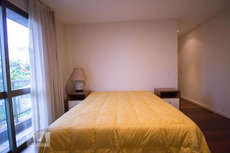 Apartamento para alugar com 135m², 3 quartos e 2 vagas Apartamento para alugar com 135m², 3 quartos e 2 vagasSuite
