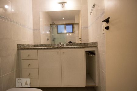 Apartamento para alugar com 135m², 3 quartos e 2 vagas Apartamento para alugar com 135m², 3 quartos e 2 vagasBanheiro Social