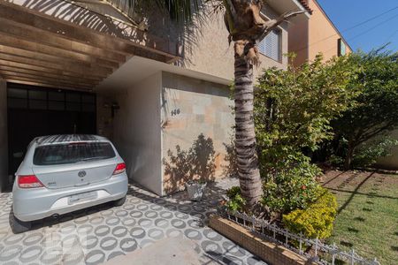 Casa à venda com 300m², 4 quartos e 3 vagas Casa à venda com 300m², 4 quartos e 3 vagasGaragem