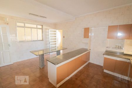 Casa à venda com 300m², 4 quartos e 3 vagas Casa à venda com 300m², 4 quartos e 3 vagasCozinha