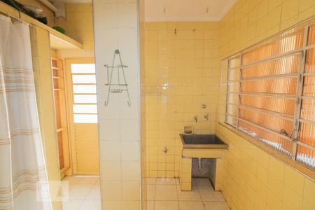 Casa à venda com 300m², 4 quartos e 3 vagas Casa à venda com 300m², 4 quartos e 3 vagasÁrea de Serviço