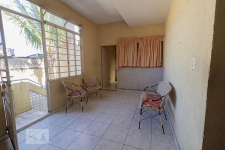 Casa à venda com 300m², 4 quartos e 3 vagas Casa à venda com 300m², 4 quartos e 3 vagasÁrea comum