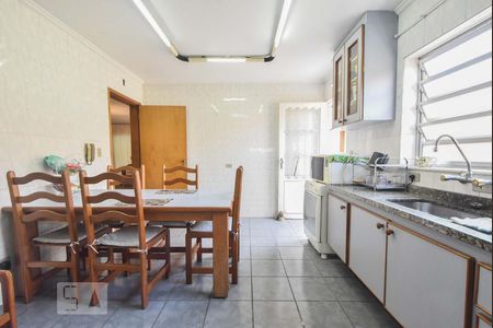 Casa à venda com 413m², 5 quartos e 4 vagasCozinha
