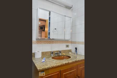 Casa à venda com 413m², 5 quartos e 4 vagasBanheiro Suíte 01