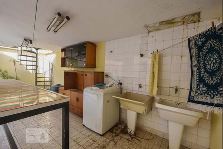 Casa à venda com 413m², 5 quartos e 4 vagasLavanderia
