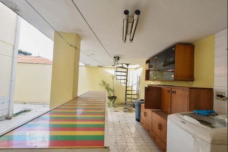 Casa à venda com 413m², 5 quartos e 4 vagasLavanderia