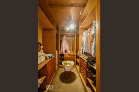 Casa à venda com 413m², 5 quartos e 4 vagasSuíte 01