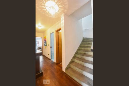 Casa à venda com 413m², 5 quartos e 4 vagasEscada