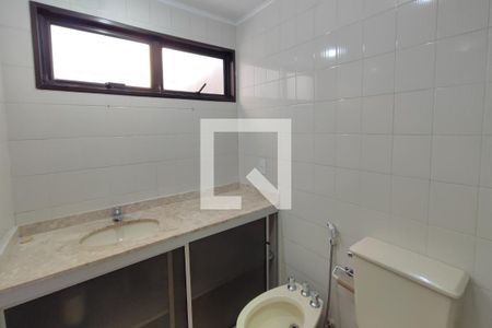 Banheiro de apartamento para alugar com 1 quarto, 54m² em Centro, Campinas