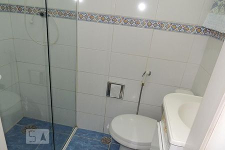 Casa à venda com 170m², 3 quartos e 1 vagaBanheiro 2