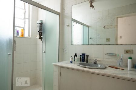 Apartamento à venda com 250m², 3 quartos e 5 vagasBanheiro 2