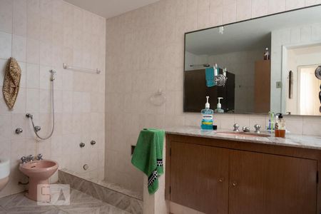 Apartamento à venda com 250m², 3 quartos e 5 vagasBanheiro 1