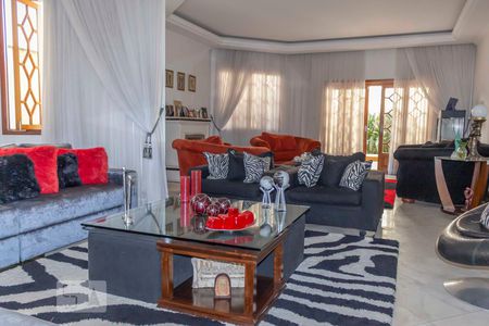 Casa de condomínio à venda com 444m², 4 quartos e 6 vagasSala 2