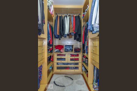 Casa de condomínio à venda com 444m², 4 quartos e 6 vagasQuarto 4 - Suíte