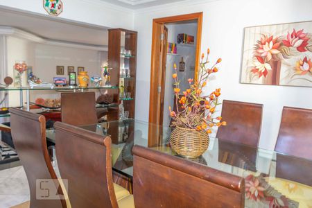 Casa de condomínio à venda com 444m², 4 quartos e 6 vagasSala de Jantar