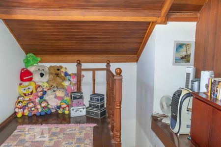 Casa de condomínio à venda com 444m², 4 quartos e 6 vagasEscritório/Suíte 