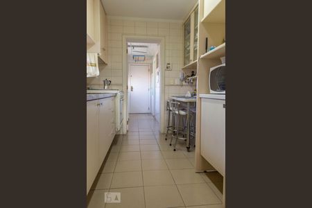 Apartamento à venda com 146m², 3 quartos e 3 vagasCozinha