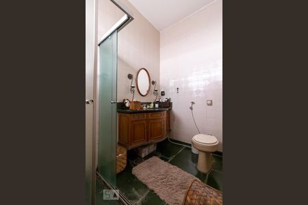 Casa à venda com 350m², 4 quartos e 4 vagas Casa à venda com 350m², 4 quartos e 4 vagasBanheiro da suíte