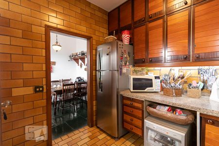 Casa à venda com 350m², 4 quartos e 4 vagas Casa à venda com 350m², 4 quartos e 4 vagasCozinha