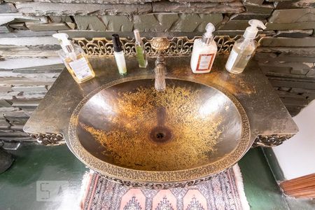 Casa à venda com 350m², 4 quartos e 4 vagas Casa à venda com 350m², 4 quartos e 4 vagasLavabo