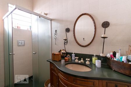 Casa à venda com 350m², 4 quartos e 4 vagas Casa à venda com 350m², 4 quartos e 4 vagasBanheiro da suíte