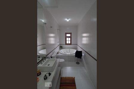 Casa à venda com 210m², 2 quartos e 2 vagas Casa à venda com 210m², 2 quartos e 2 vagasBanheiro da Suíte