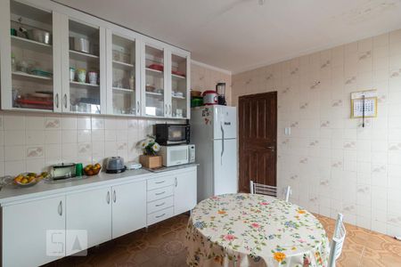 Cozinha de casa para alugar com 2 quartos, 230m² em Vila Nhocune, São Paulo