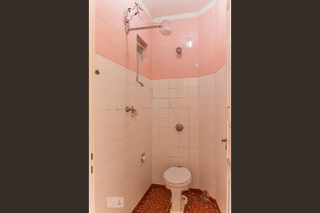 Casa à venda com 385m², 5 quartos e 6 vagasBanheiro de Serviço