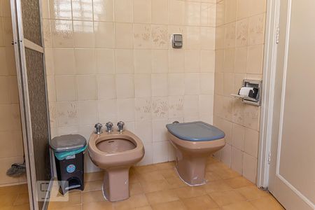 Casa à venda com 385m², 5 quartos e 6 vagasBanheiro